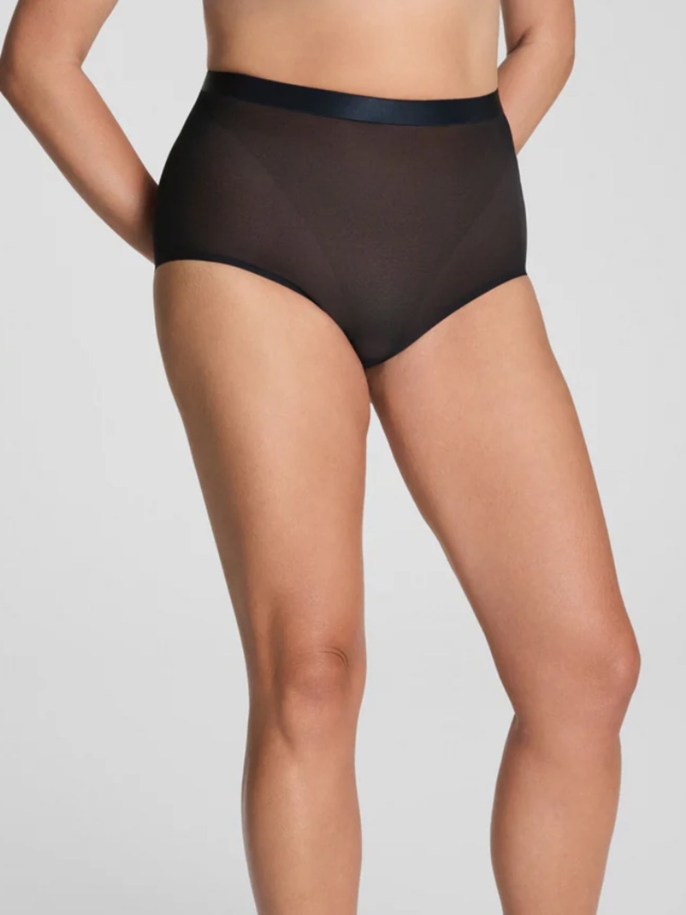 NWT Spanx SPANXsupersmooth SheerSense
Cheeky Hipster